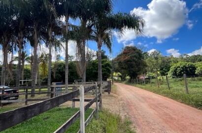 Linda chácara para venda a 15 minutos de São Lourenço MG.