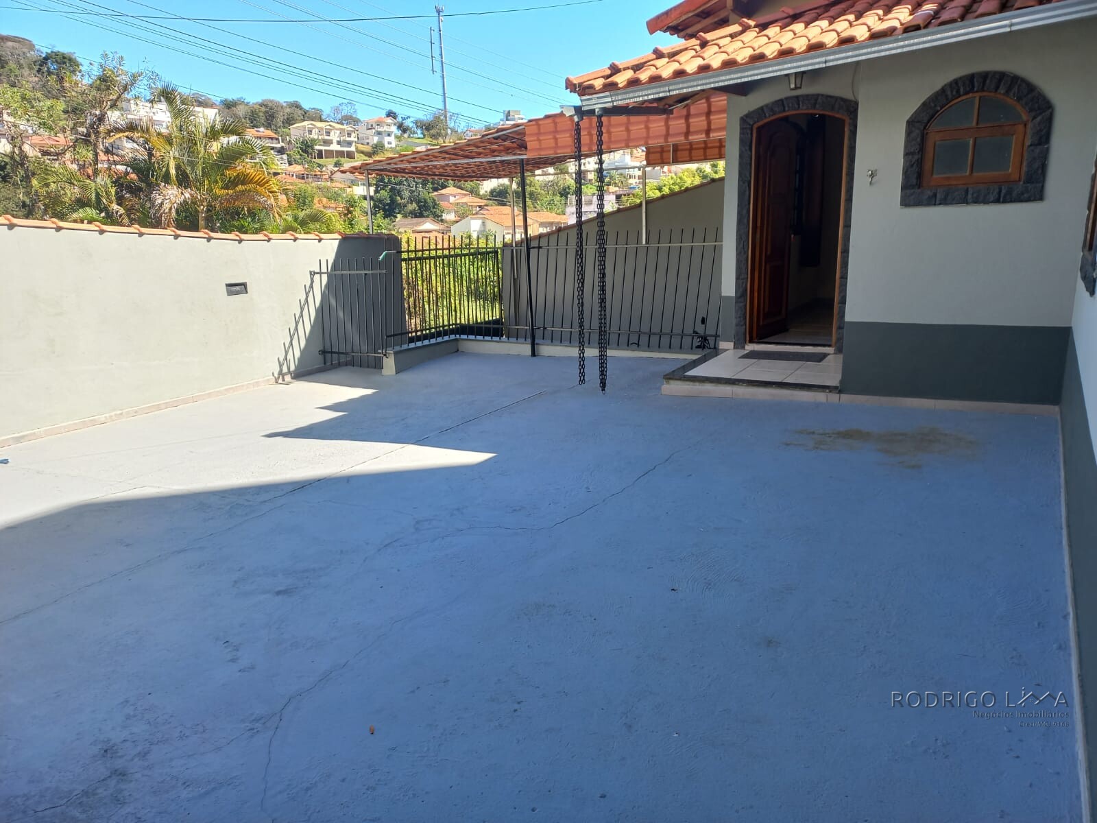 Casa para venda em bairro nobre de São Lourenço MG