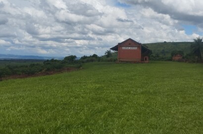 Fazenda para venda na região de Cajuru SP