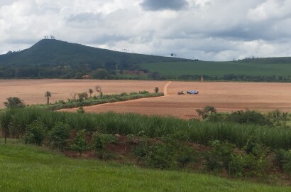 Fazenda para venda na região de Cajuru SP