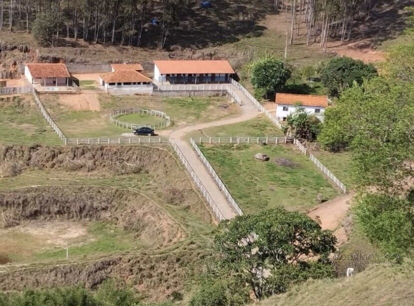 Lindo sítio encantador para venda próximo a São Lourenço Mg.
