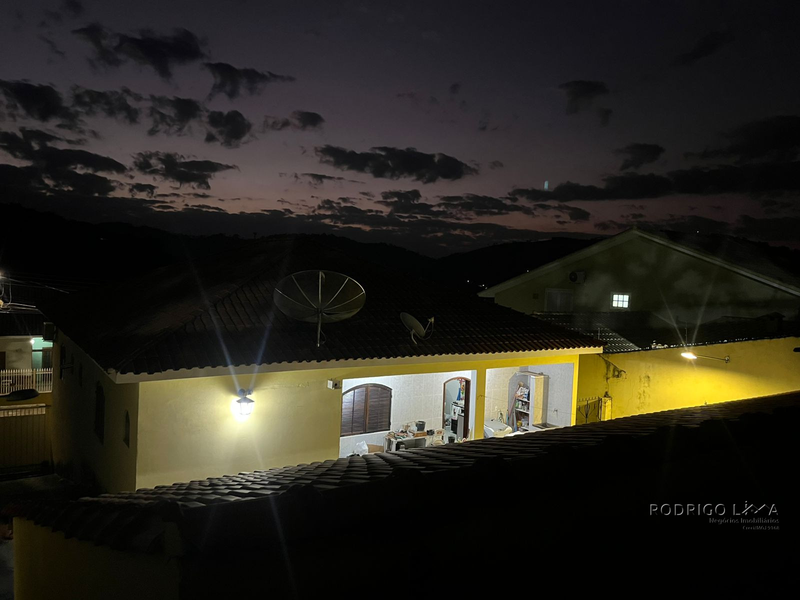 Linda casa para venda em bairro nobre de São Lourenço-MG.