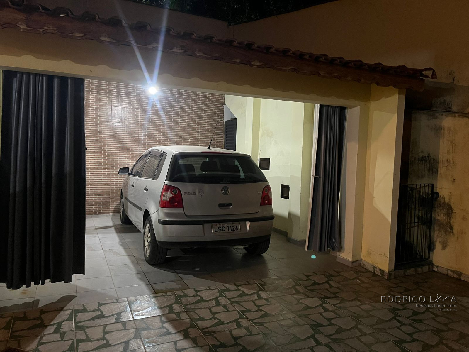 Linda casa para venda em bairro nobre de São Lourenço-MG.