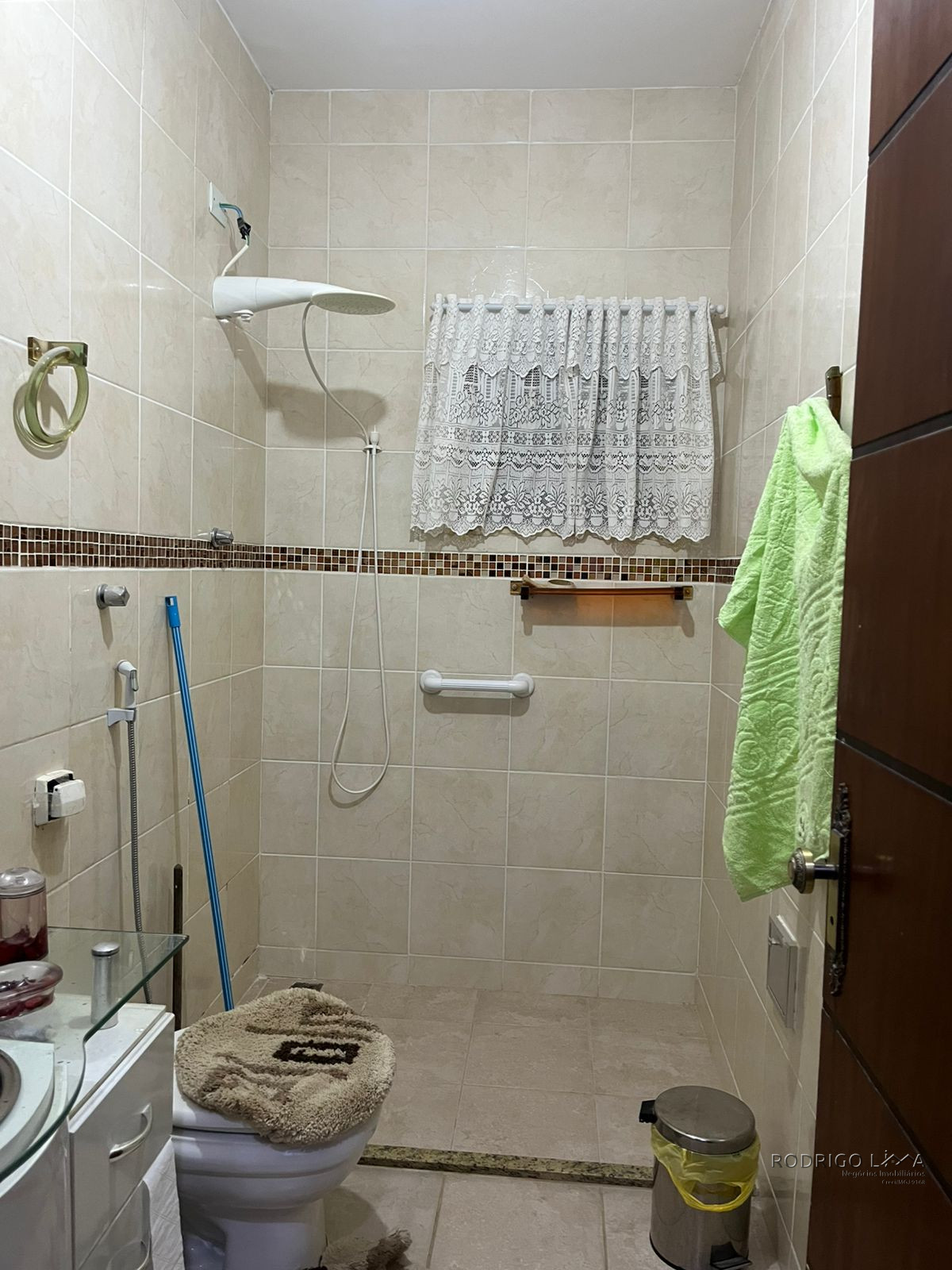 Linda casa para venda em bairro nobre de São Lourenço-MG.
