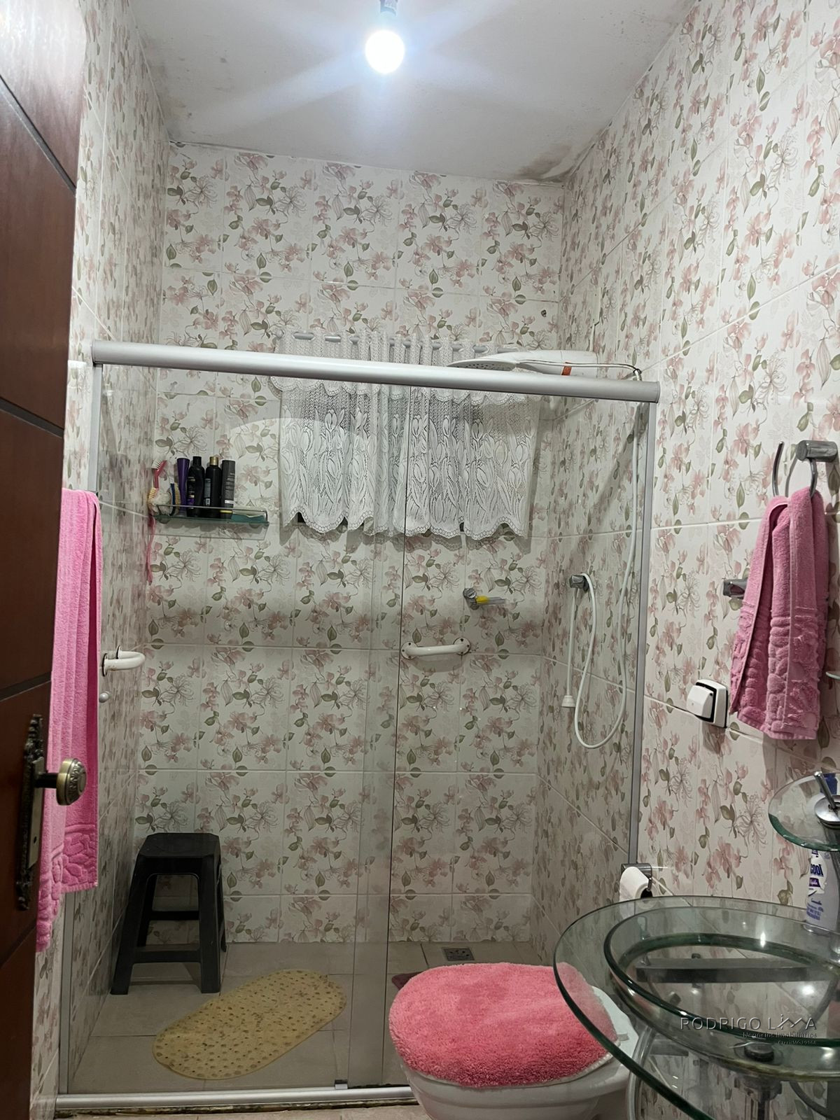 Linda casa para venda em bairro nobre de São Lourenço-MG.