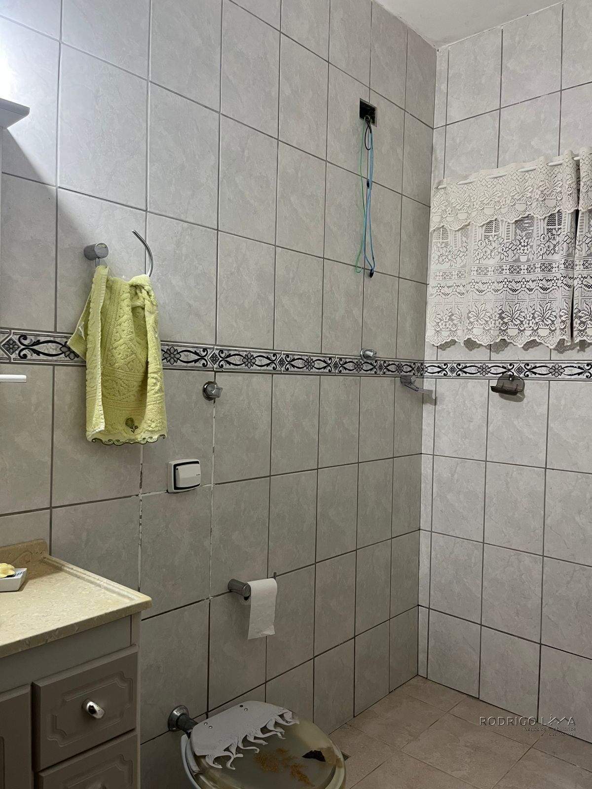 Linda casa para venda em bairro nobre de São Lourenço-MG.