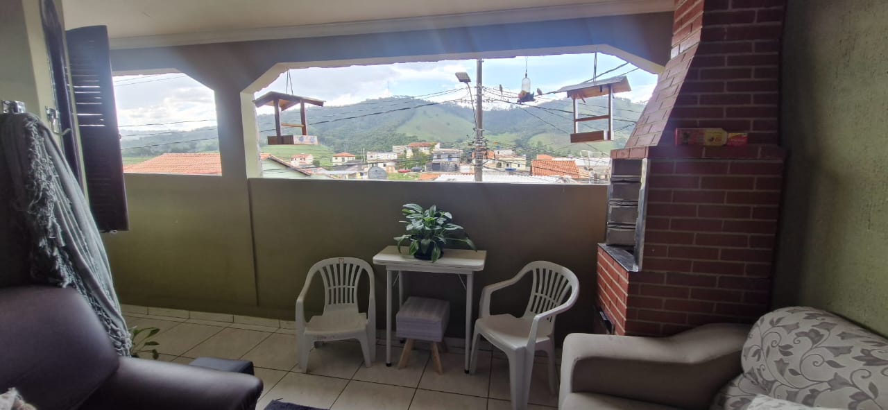 Linda casa a venda em São Lourenço MG