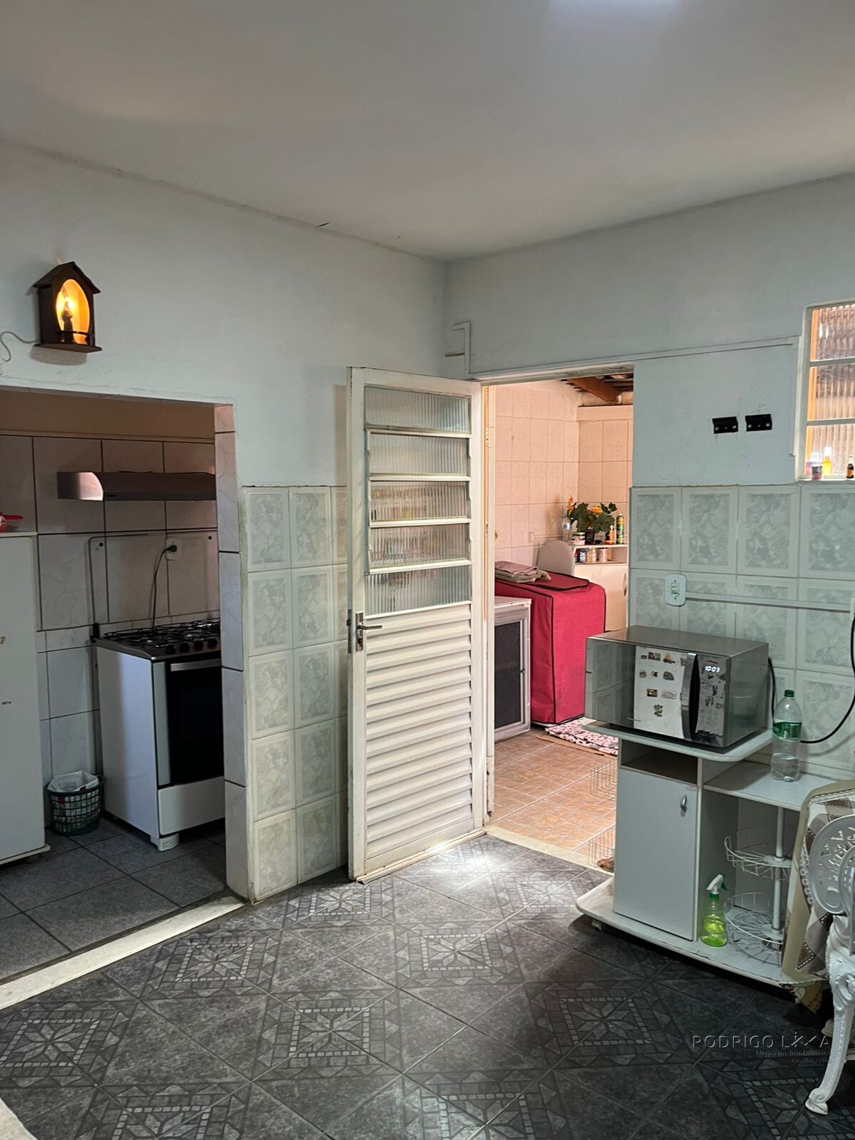 Duas casas pelo preço de uma para venda em São Lourenço - MG.