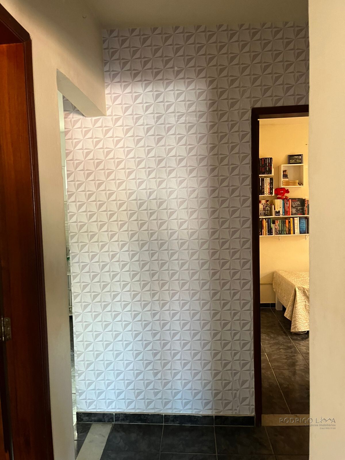 Duas casas pelo preço de uma para venda em São Lourenço - MG.