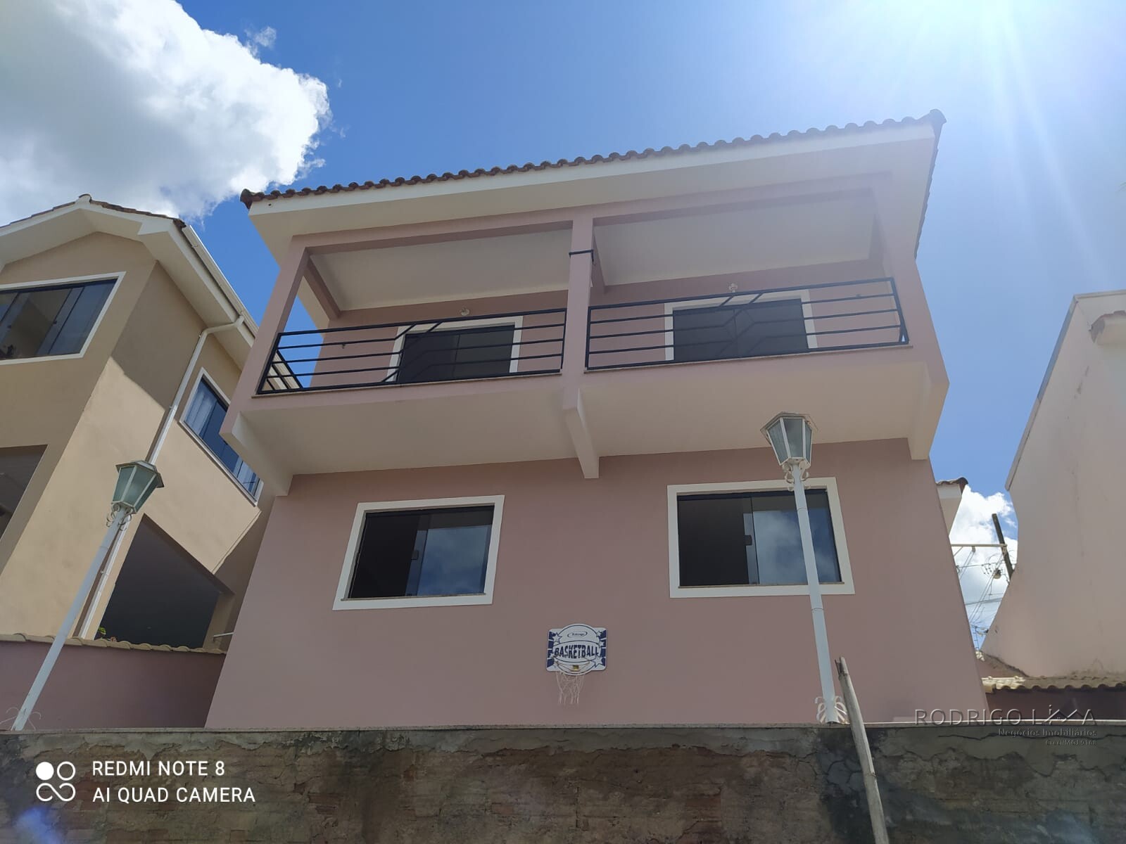 Linda casa para venda em São Lourenço - MG.