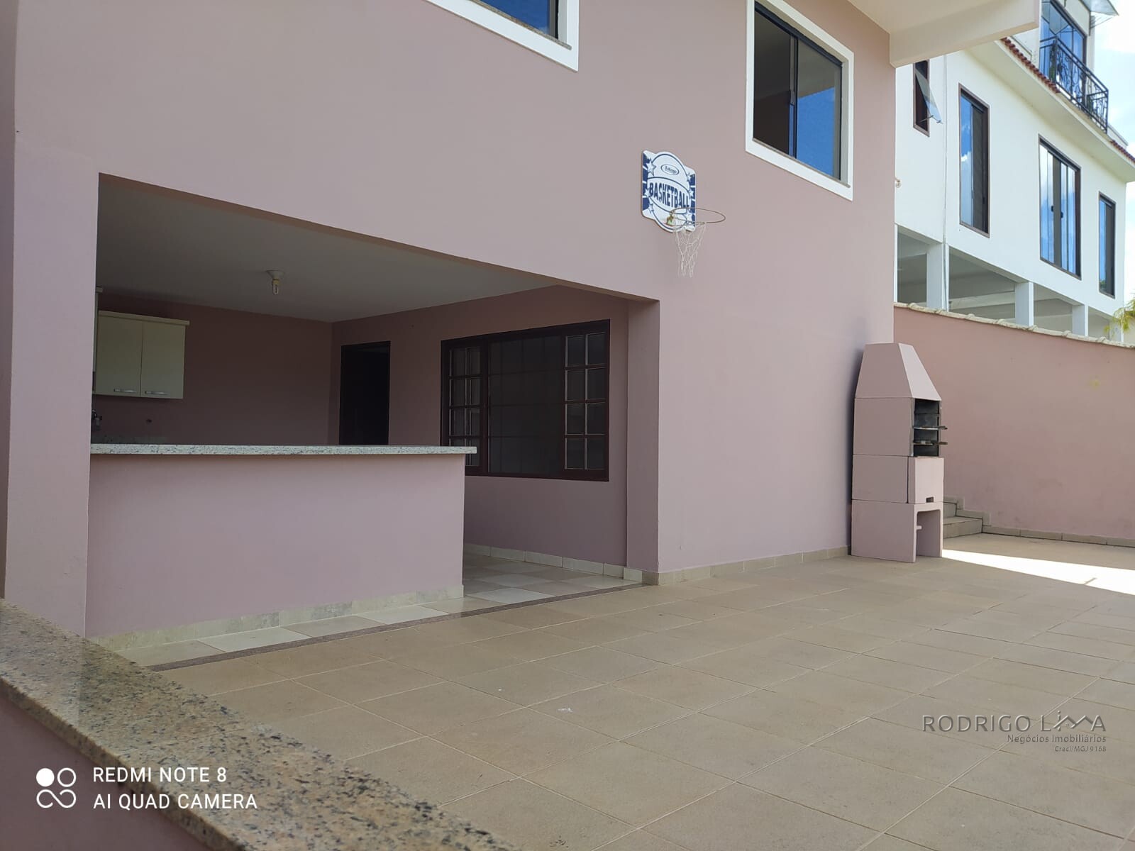 Linda casa para venda em São Lourenço - MG.