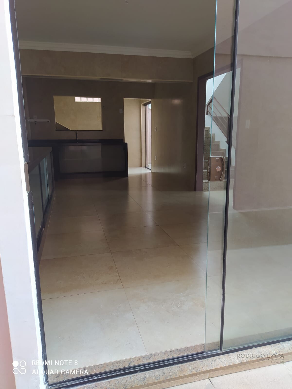 Linda casa para venda em São Lourenço - MG.