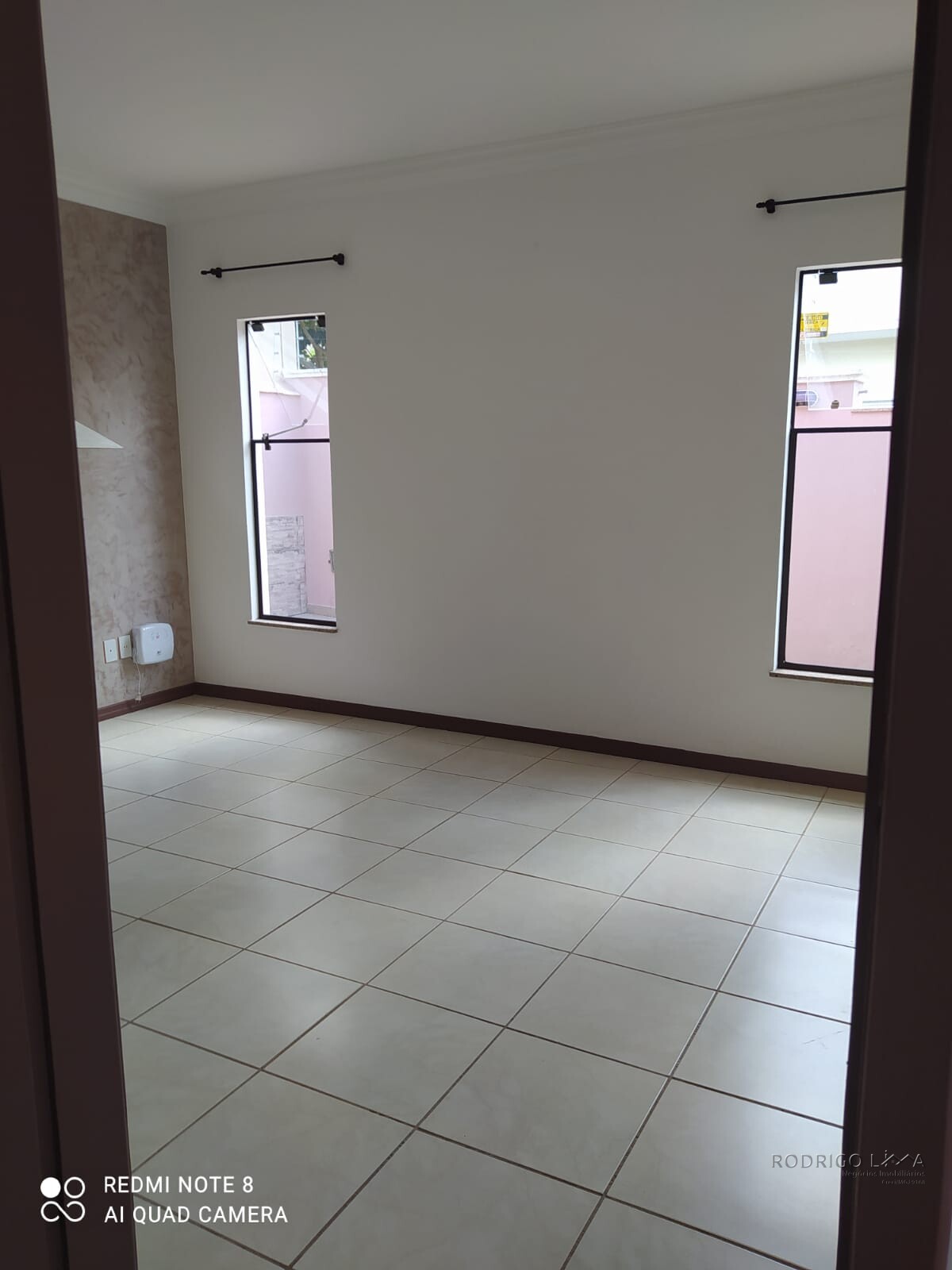 Linda casa para venda em São Lourenço - MG.