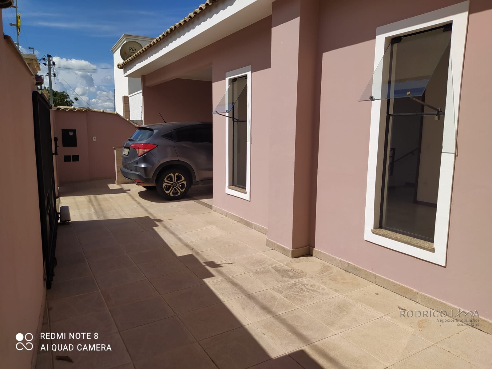 Linda casa para venda em São Lourenço - MG.