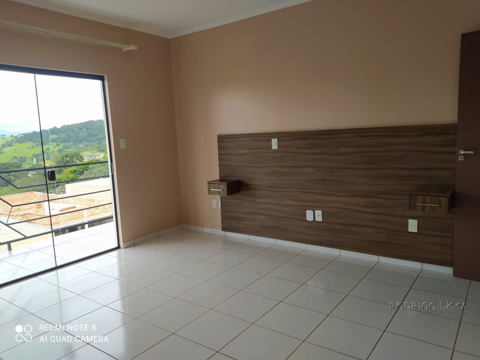 Linda casa para venda em São Lourenço - MG.