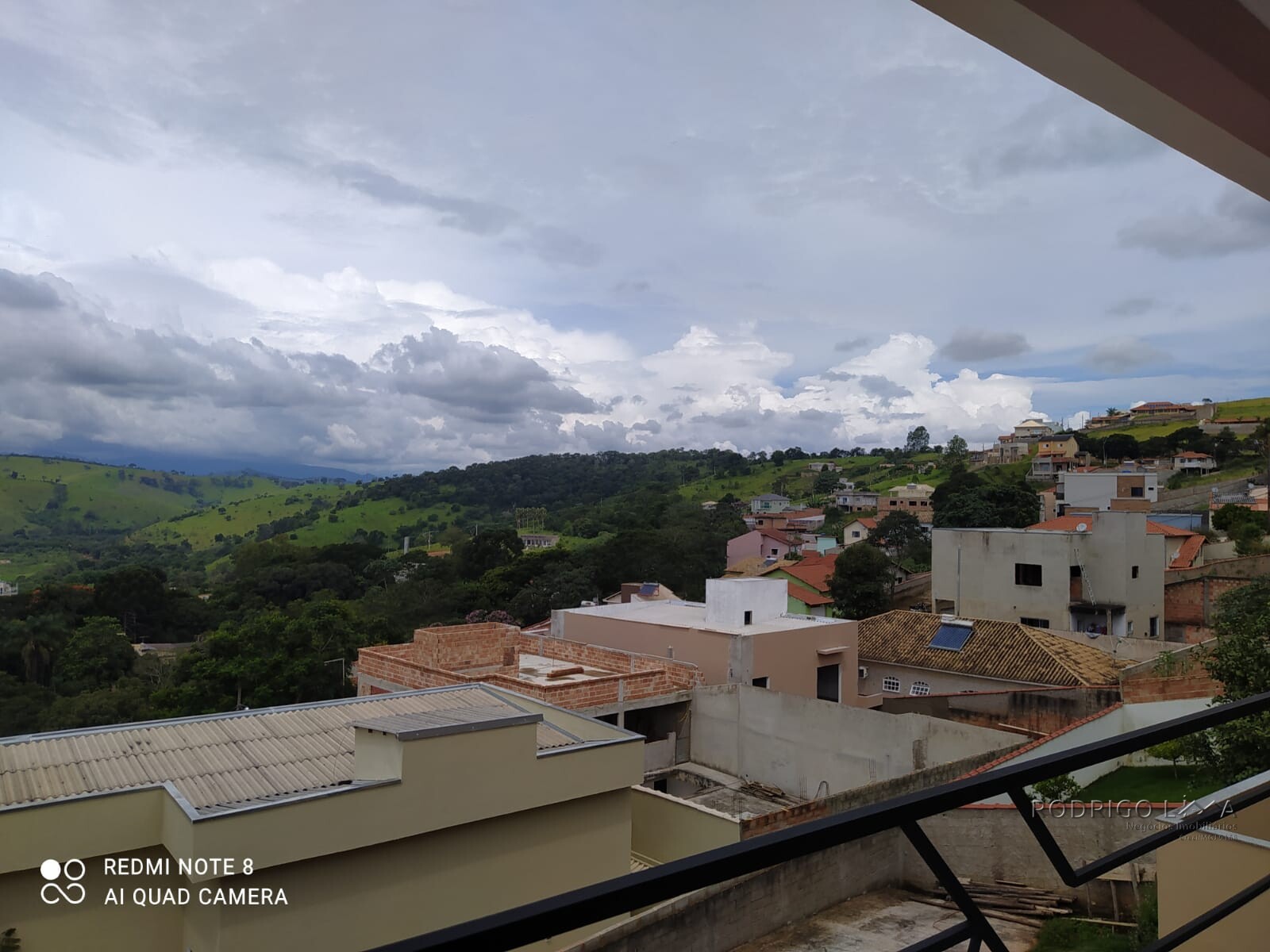 Linda casa para venda em São Lourenço - MG.