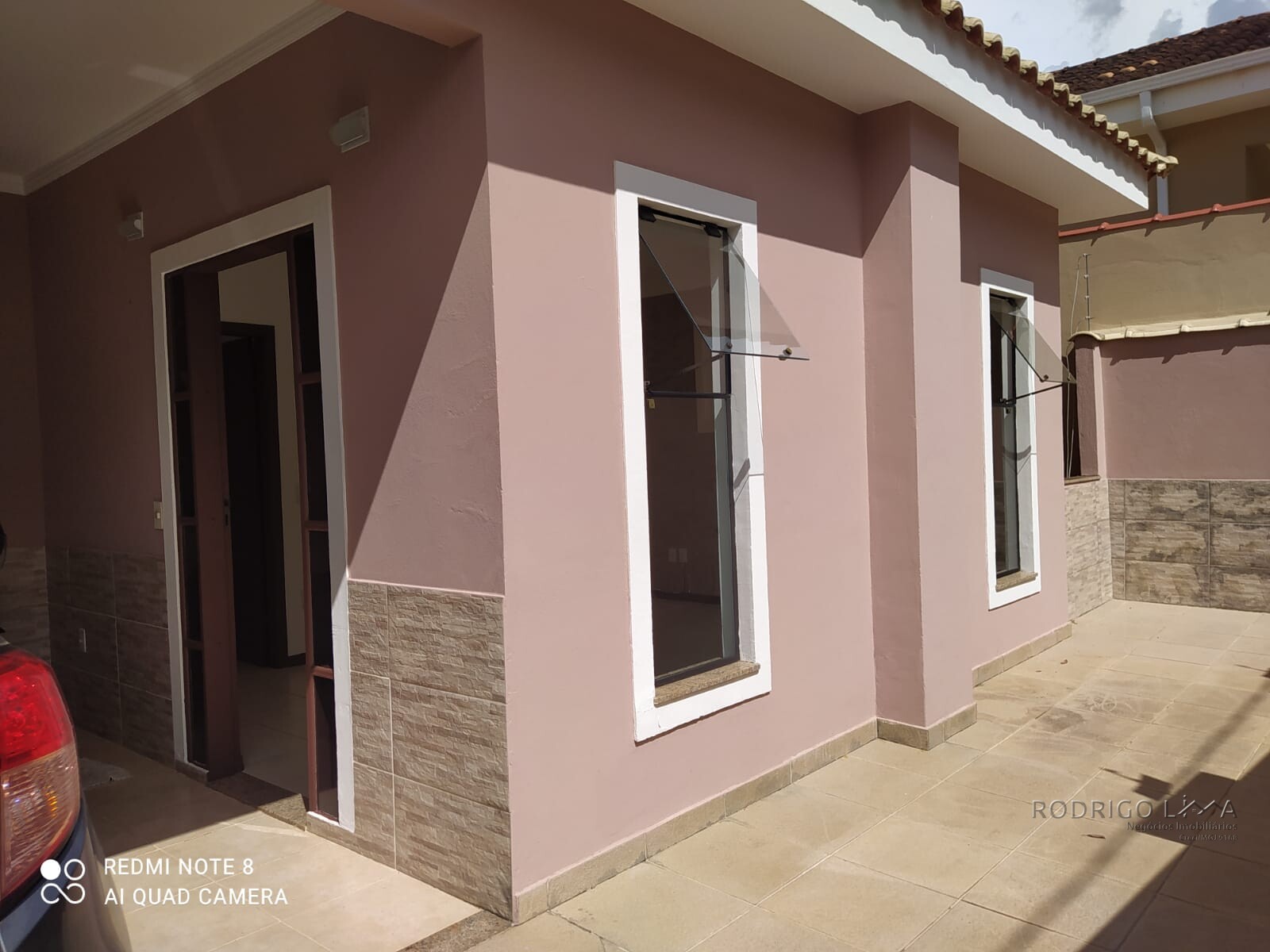 Linda casa para venda em São Lourenço - MG.