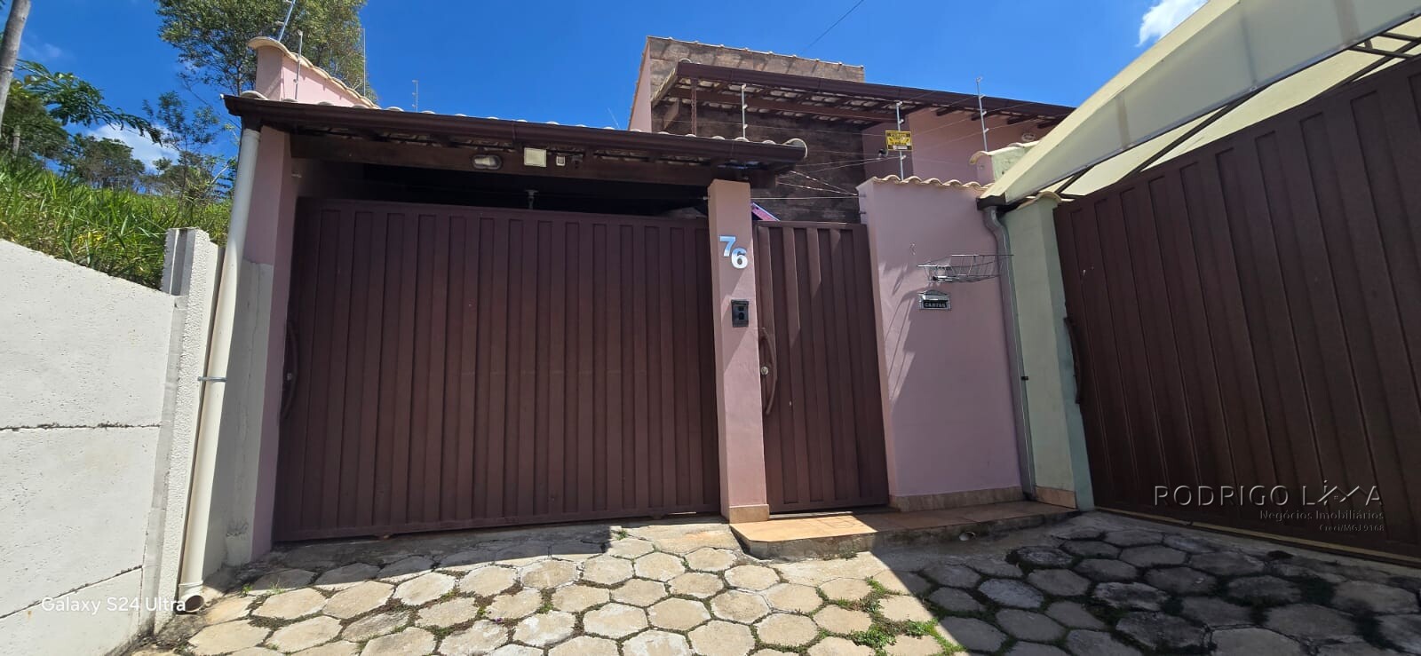 Linda casa em bairro tranquilo para venda em São Lourenço MG.