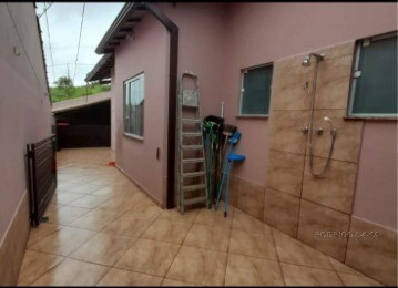 Linda casa em bairro tranquilo para venda em São Lourenço MG.