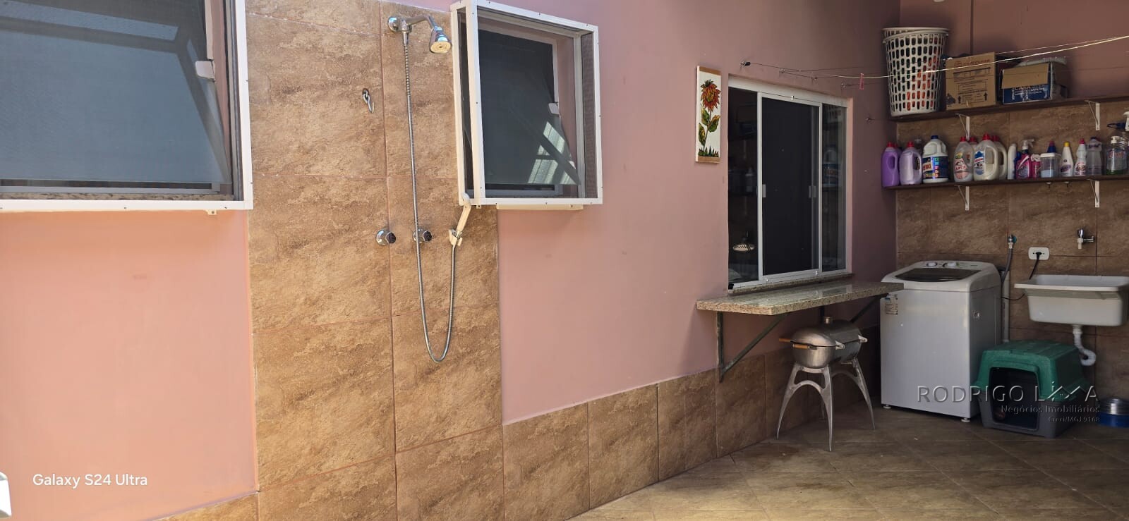 Linda casa em bairro tranquilo para venda em São Lourenço MG.