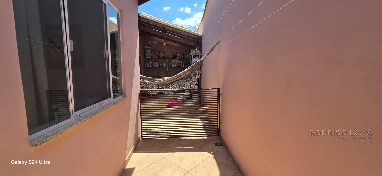 Linda casa em bairro tranquilo para venda em São Lourenço MG.