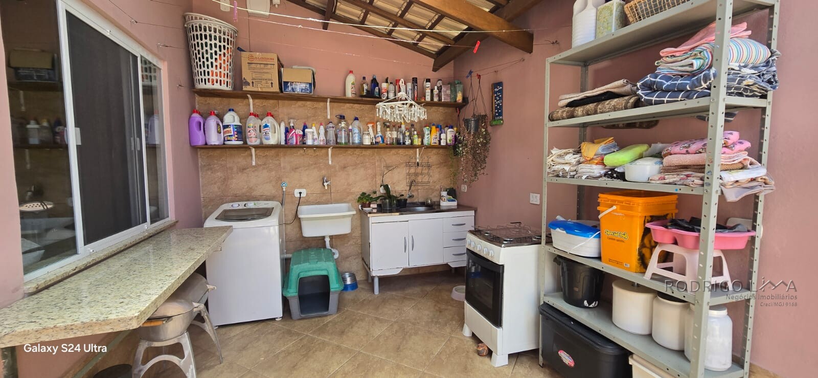 Linda casa em bairro tranquilo para venda em São Lourenço MG.