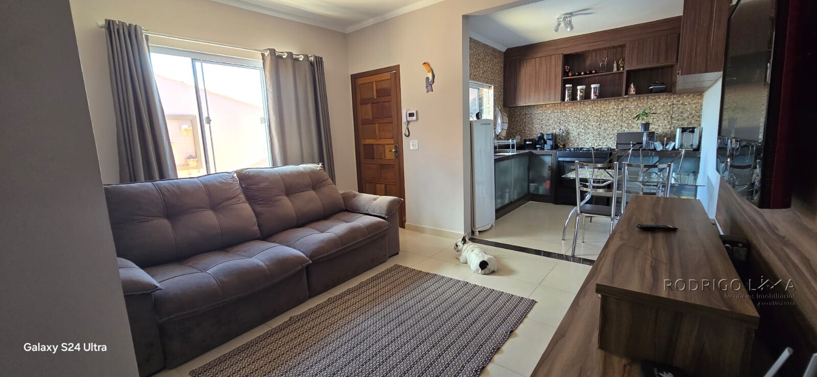 Linda casa em bairro tranquilo para venda em São Lourenço MG.