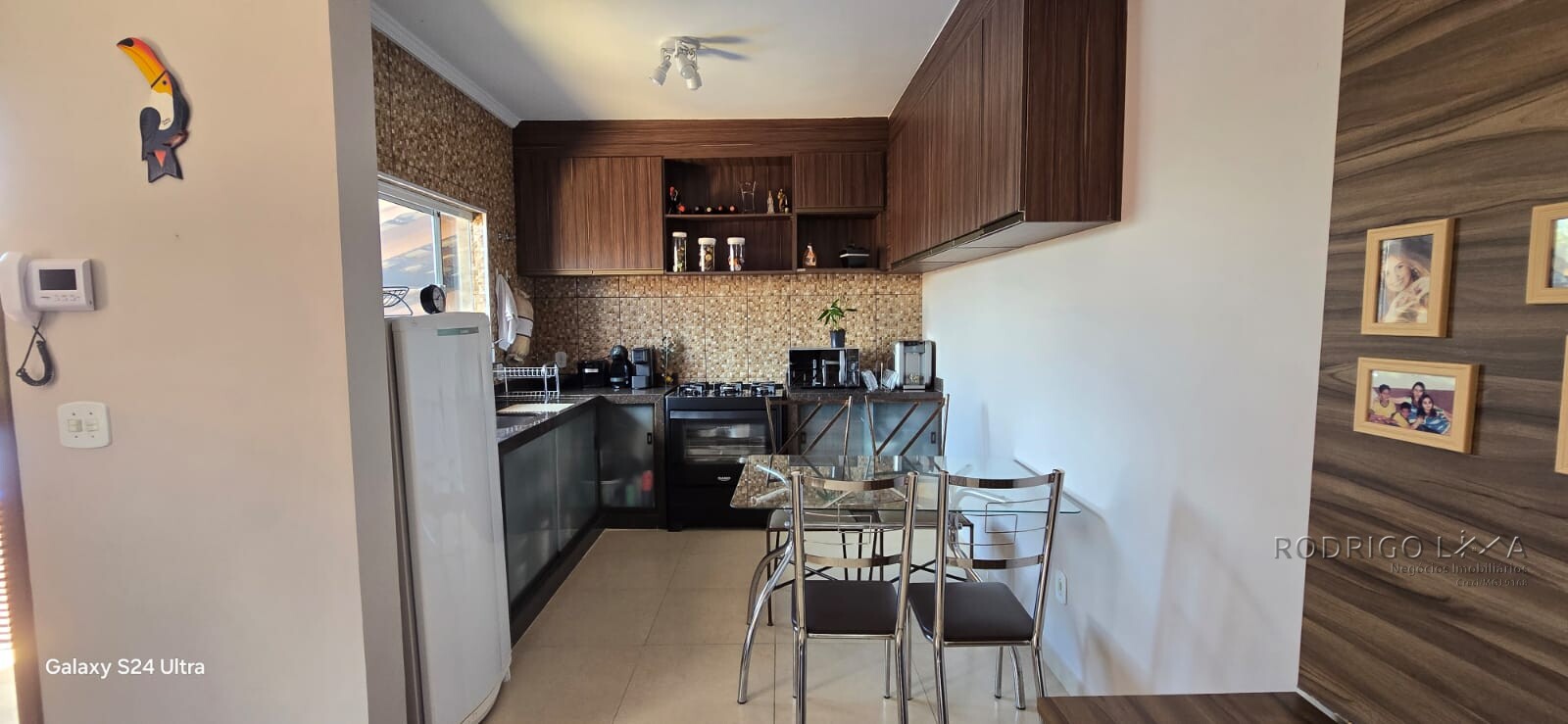 Linda casa em bairro tranquilo para venda em São Lourenço MG.