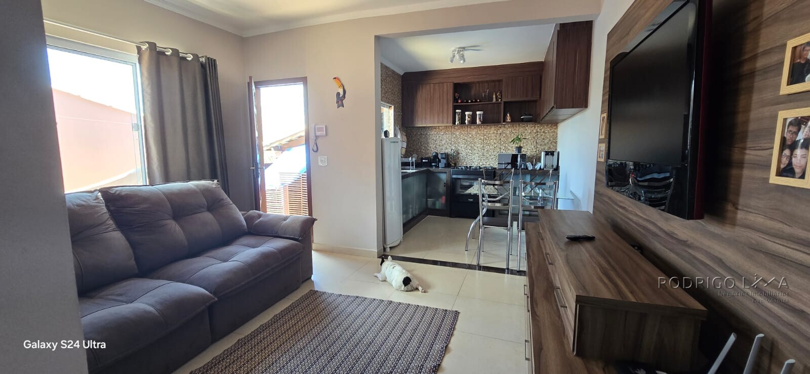 Linda casa em bairro tranquilo para venda em São Lourenço MG.