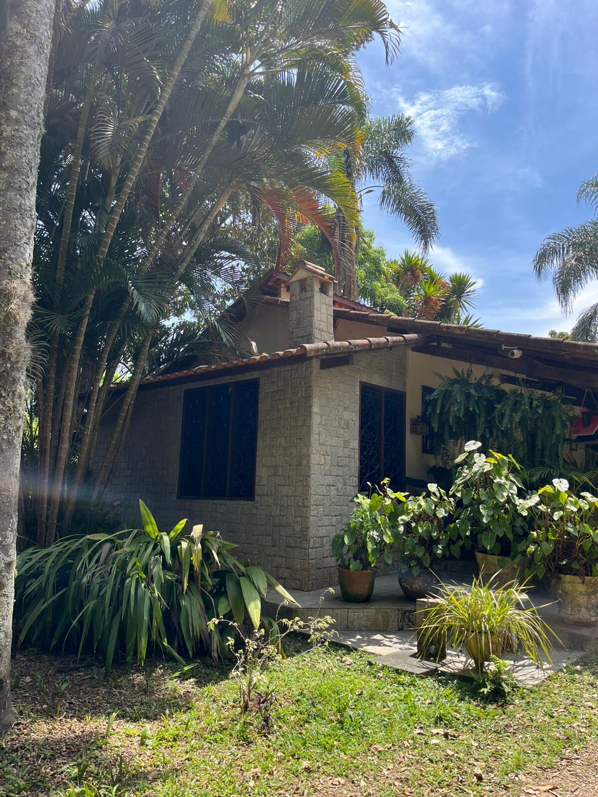 Linda chácara para venda em São Lourenço MG.