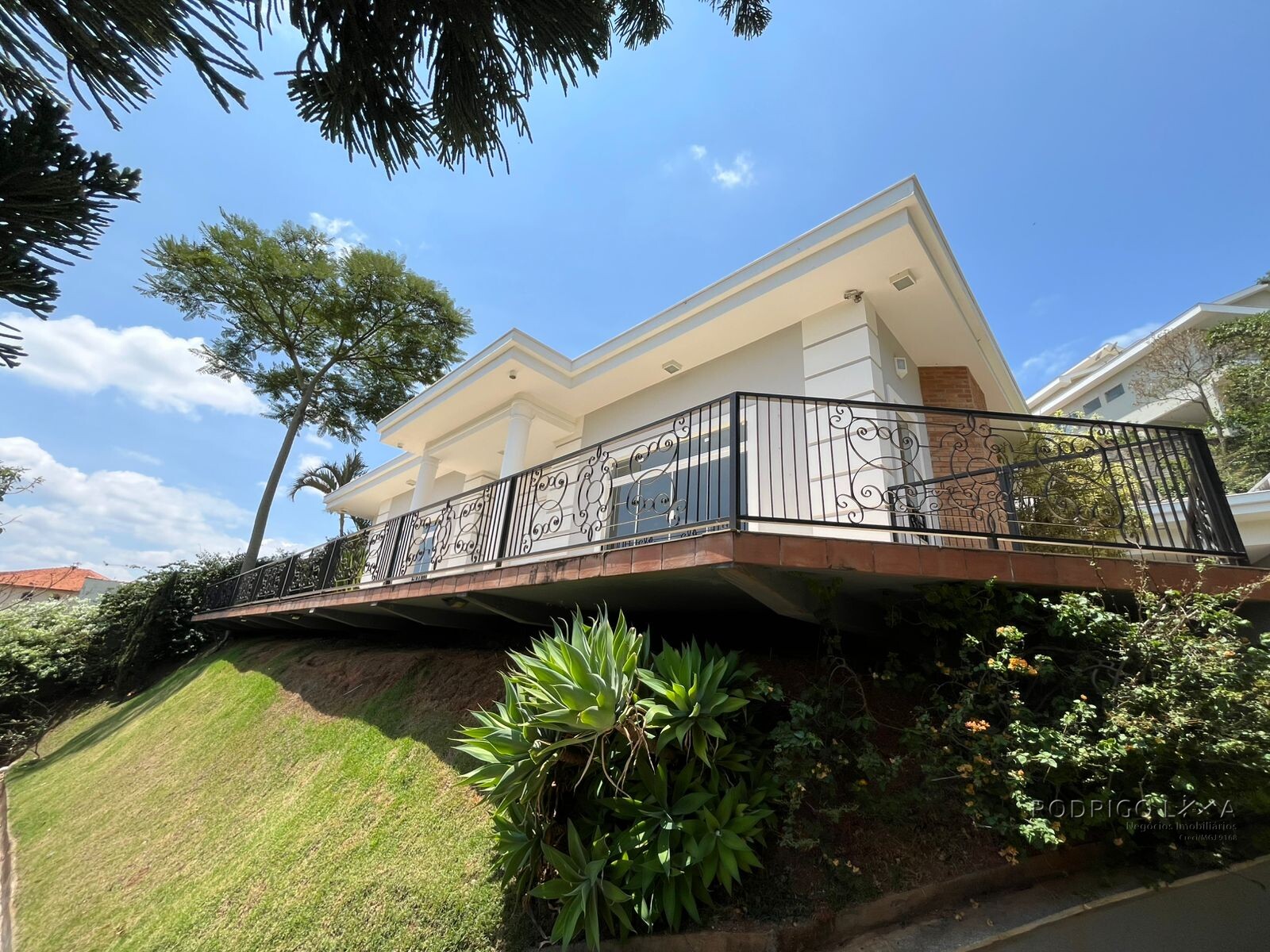 Casa de alto padrão para venda em São Lourenço MG