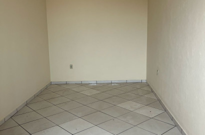 Imóvel com duas casas e ponto comercial para venda em São Lourenço - MG.