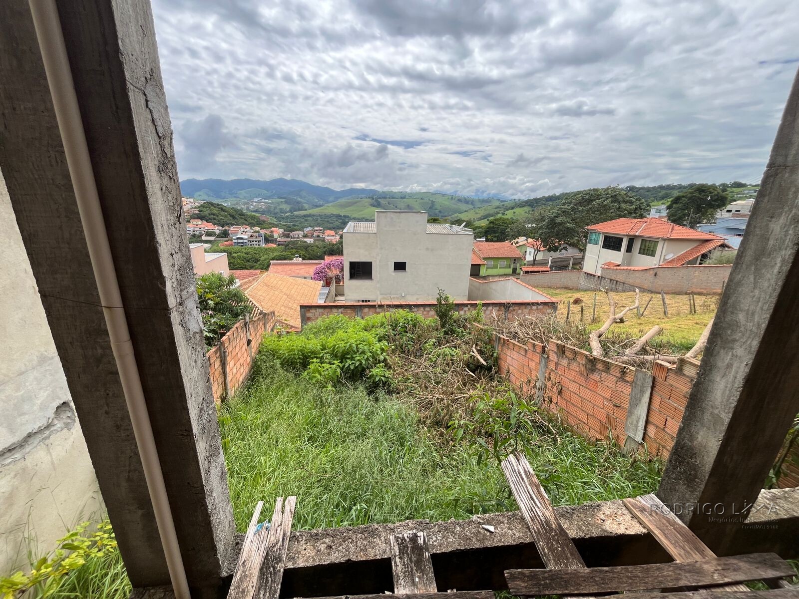 Casa a venda em ótimo bairro em São Lourenço MG