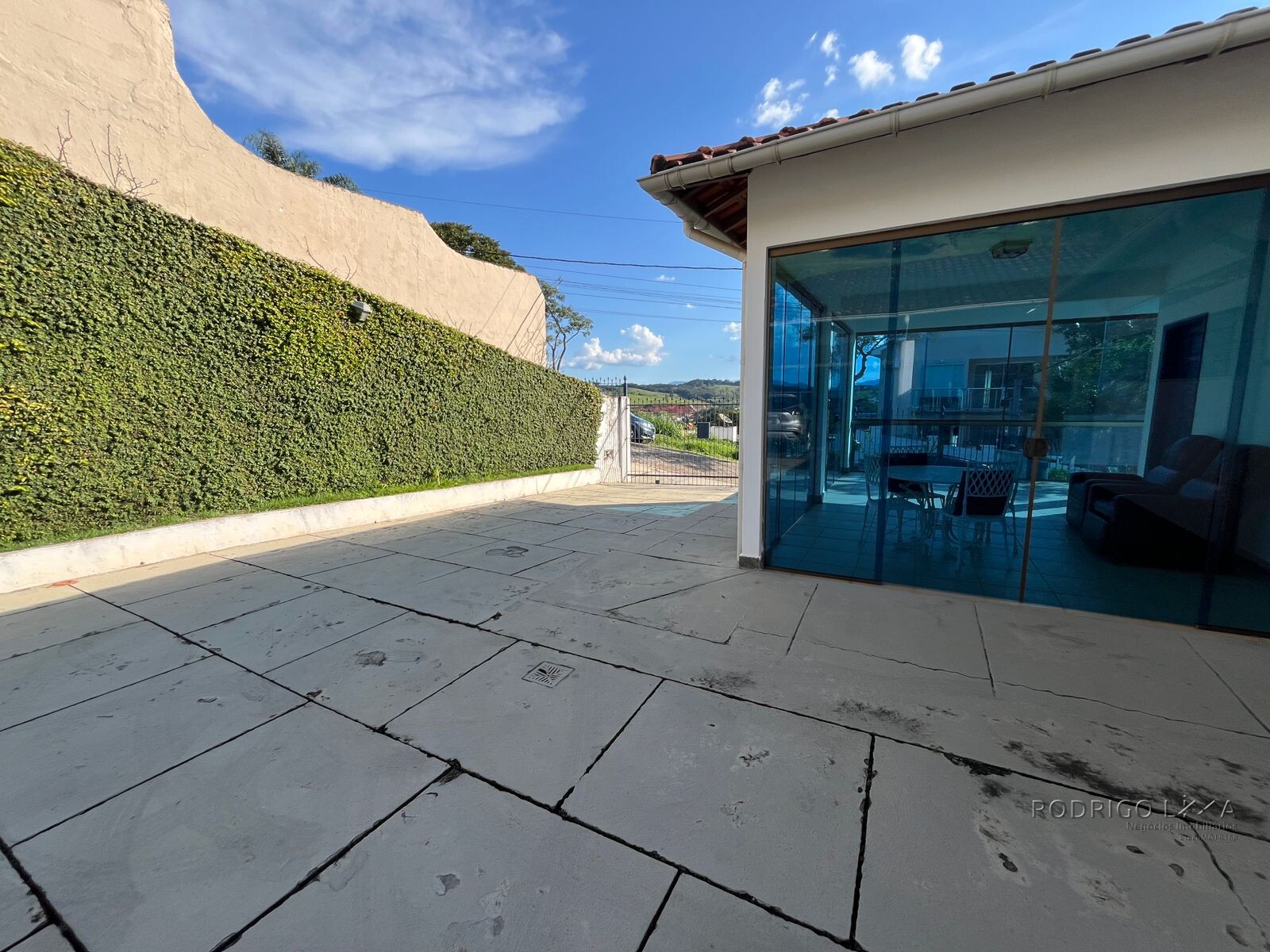 Casa para venda em bairro de alto padrão em São Lourenço MG