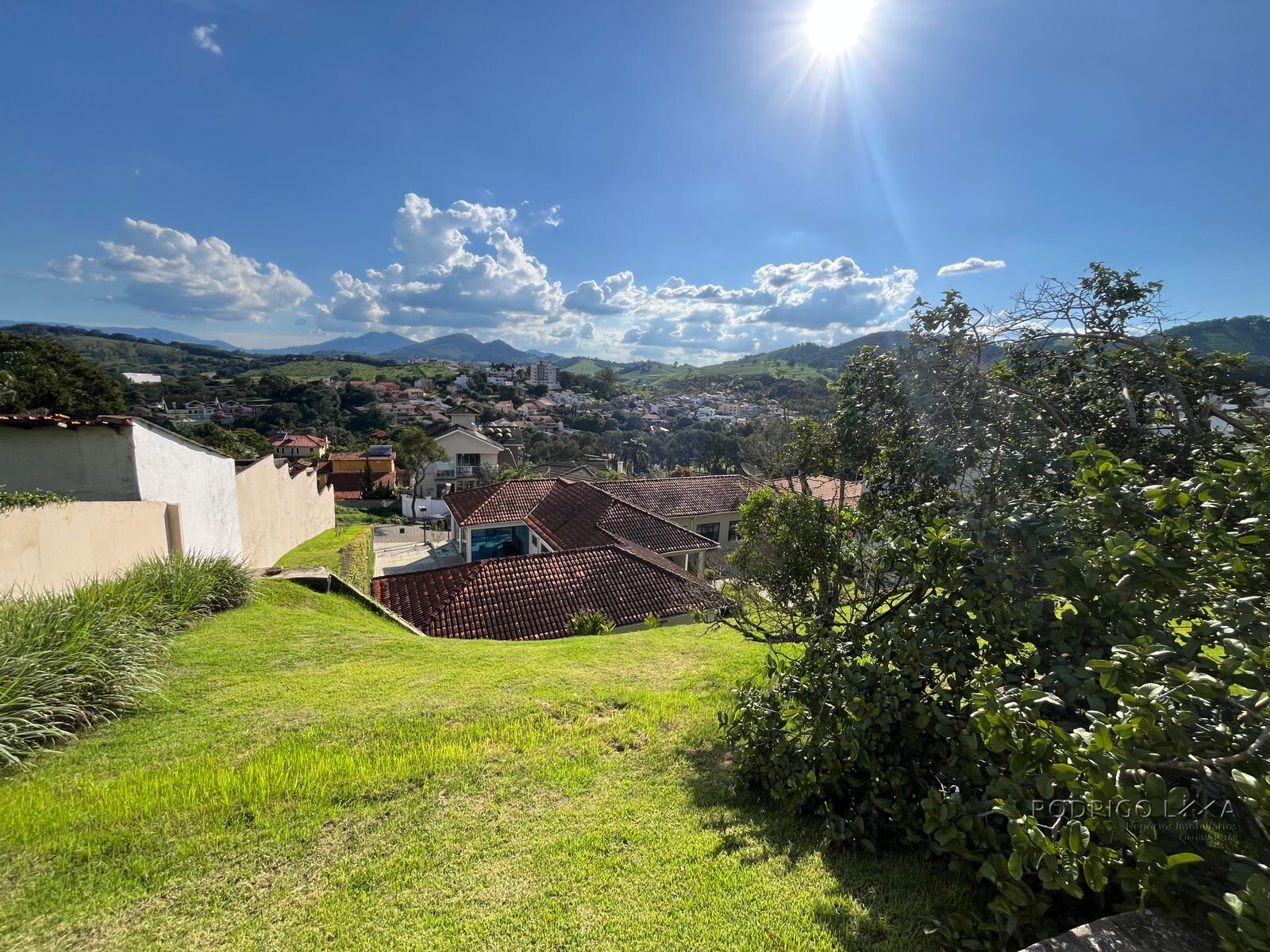 Casa para venda em bairro de alto padrão em São Lourenço MG