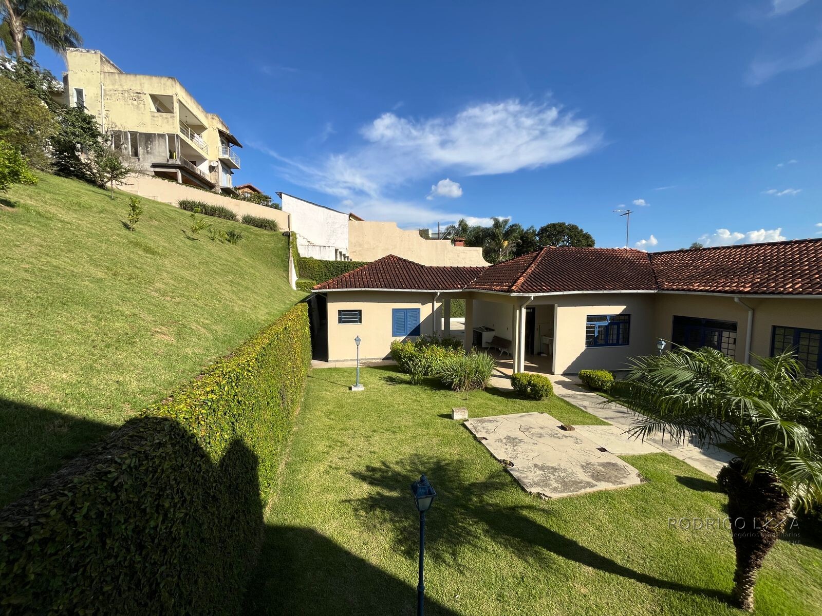 Casa para venda em bairro de alto padrão em São Lourenço MG