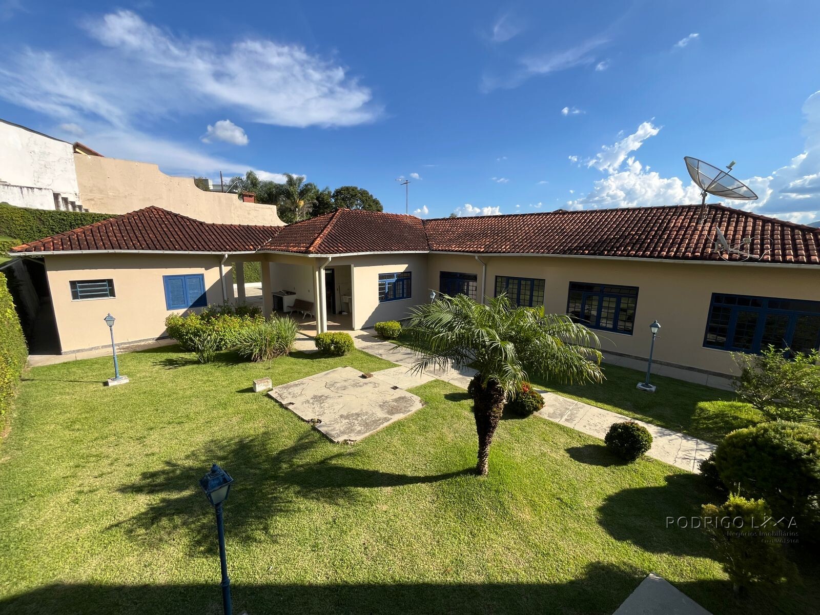 Casa para venda em bairro de alto padrão em São Lourenço MG