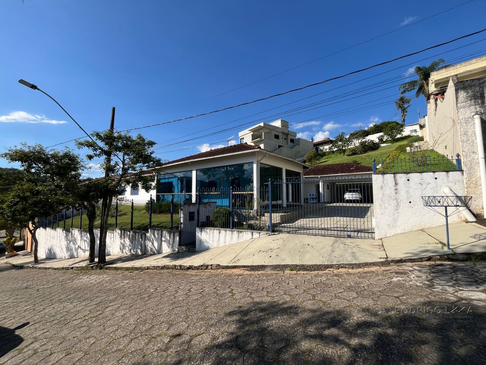 Casa para venda em bairro de alto padrão em São Lourenço MG