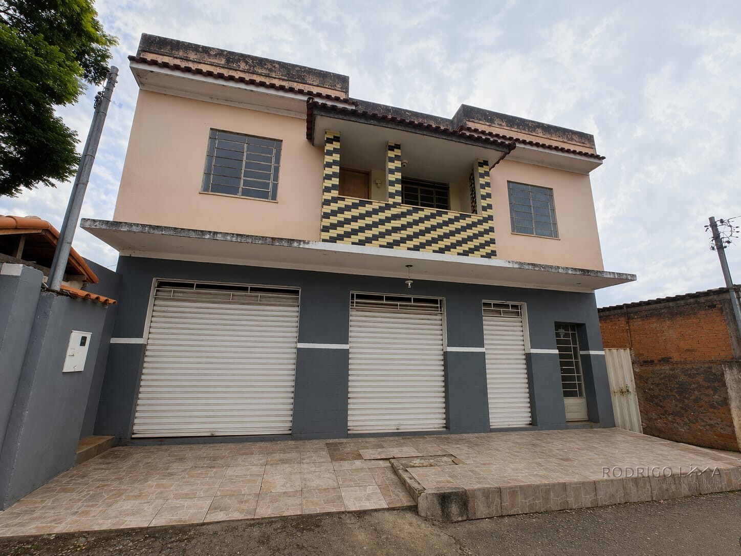 Casa com ponto comercial para venda em São Lourenço MG