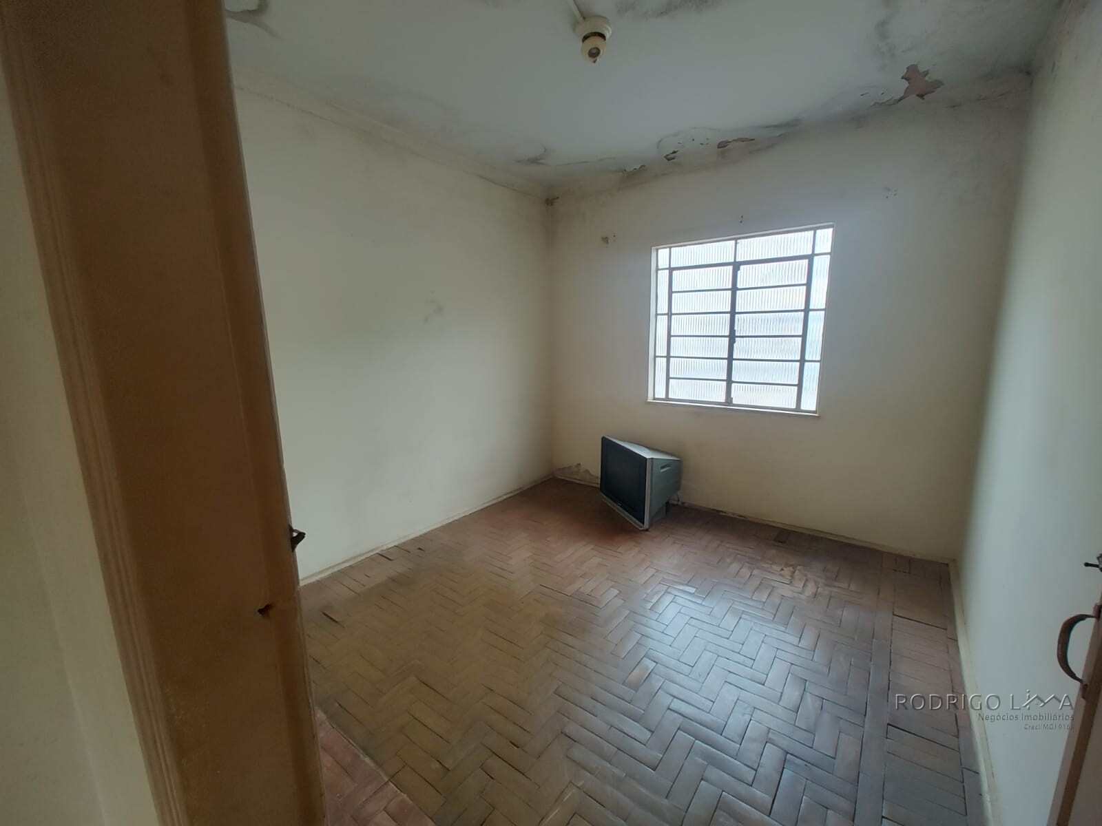 Casa com ponto comercial para venda em São Lourenço MG