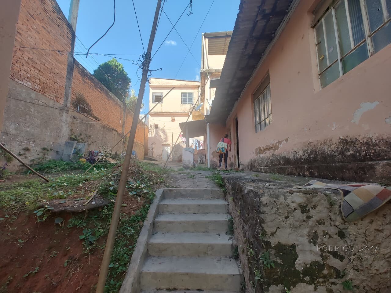 Casa com ponto comercial para venda em São Lourenço MG
