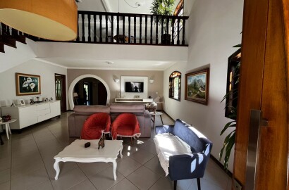 Casa de alto de padrão em bairro nobre de São Lourenço Mg