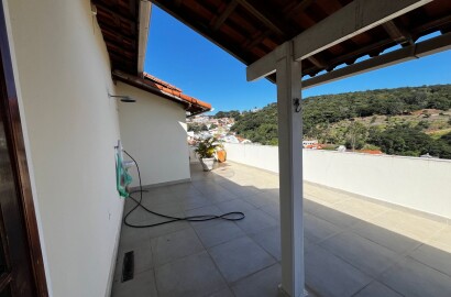Casa de alto de padrão em bairro nobre de São Lourenço Mg