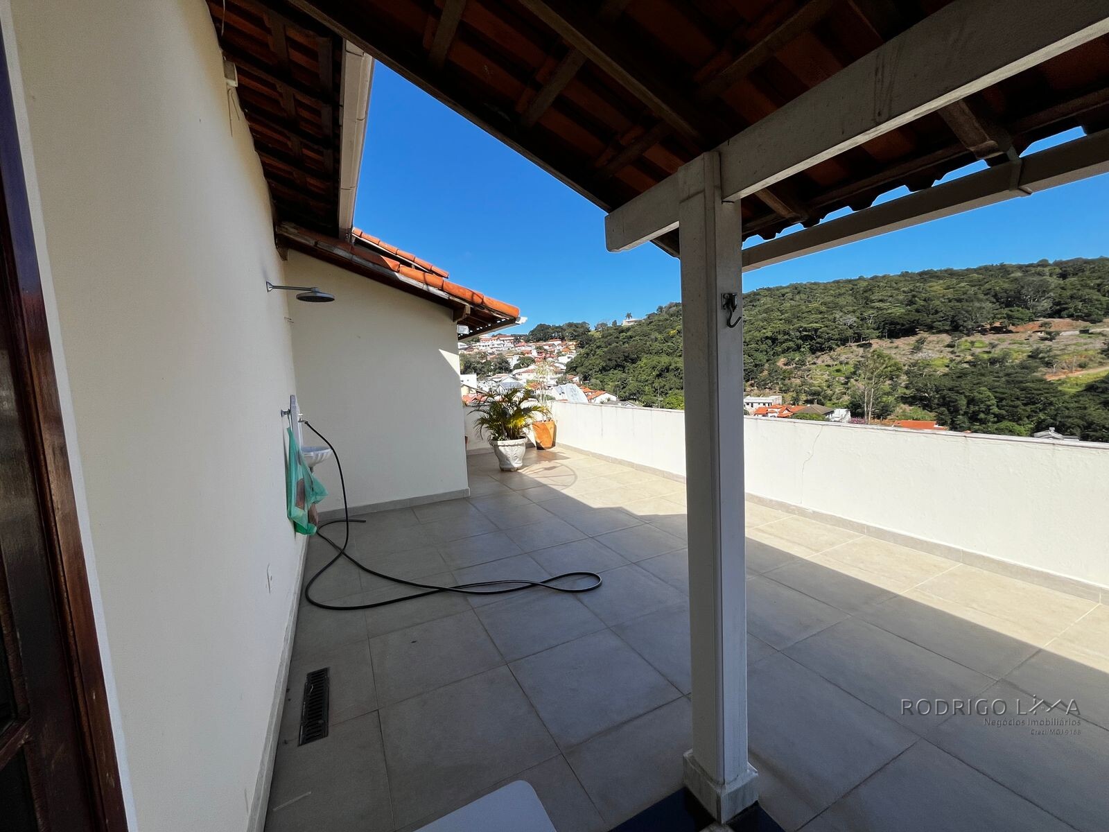 Casa de alto de padrão em bairro nobre de São Lourenço Mg
