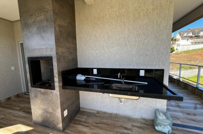 Linda cobertura para venda em bairro nobre de São Lourenço MG