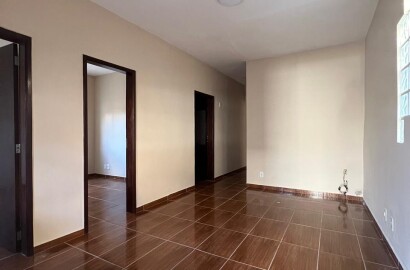 Casa térrea á venda – próximo ao centro de São Lourenço - MG