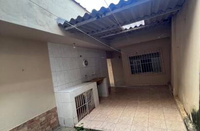Casa térrea á venda – próximo ao centro de São Lourenço - MG