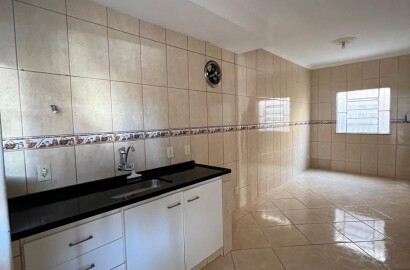 Casa térrea á venda – próximo ao centro de São Lourenço - MG
