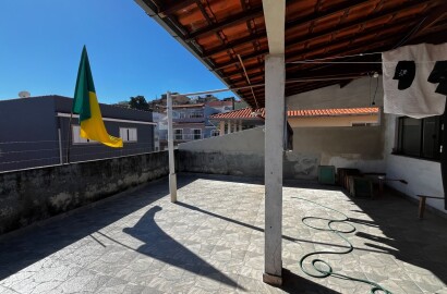 Casa para venda em São Lourenço - MG.