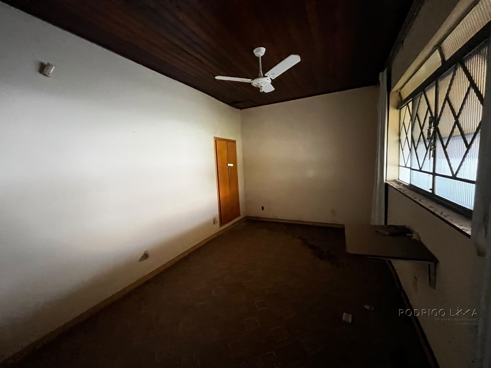 Lote com casa para venda no centro de São Lourenço Mg